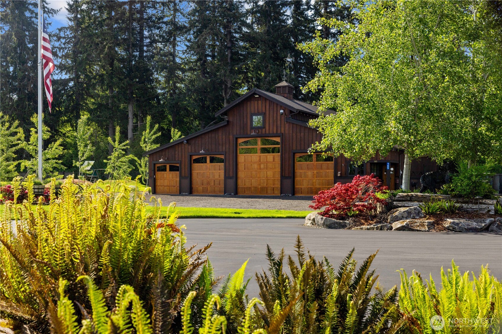 165 NE Kinman Road