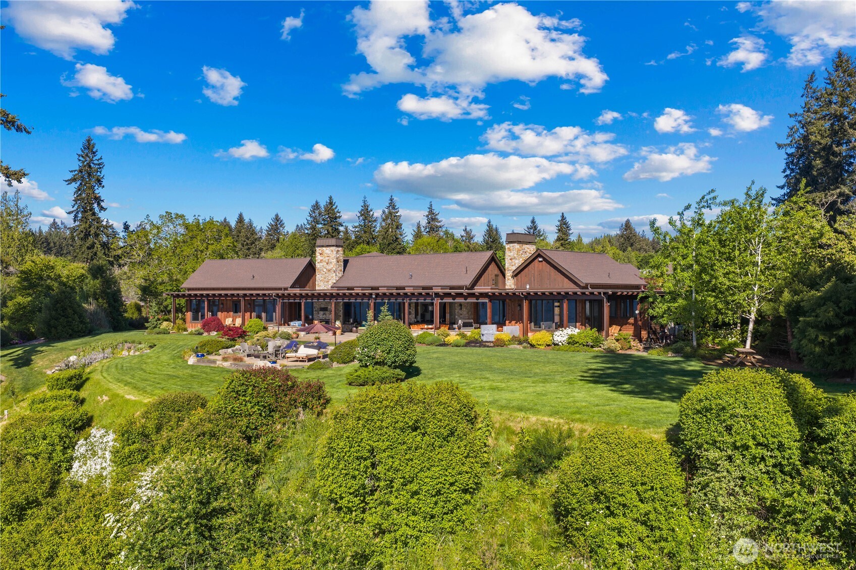 165 NE Kinman Road
