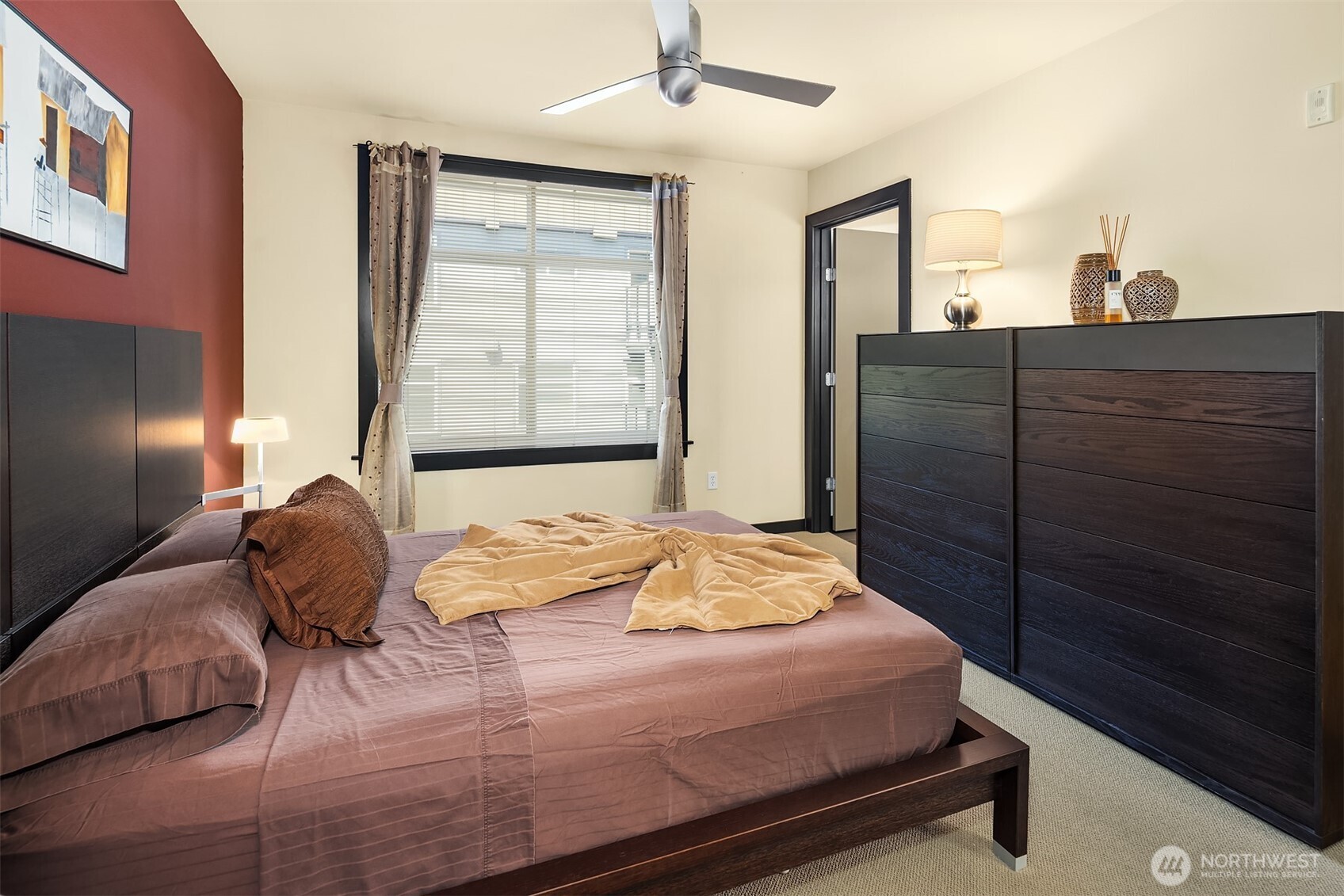 655 Crockett Street Unit: B301