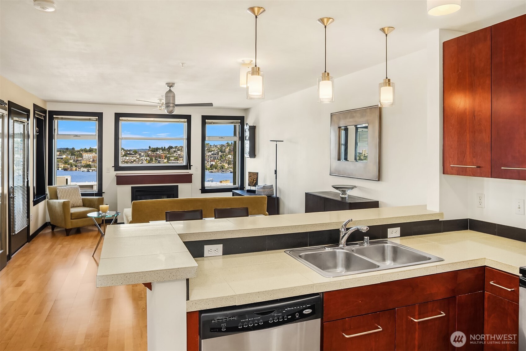 655 Crockett Street Unit: B301