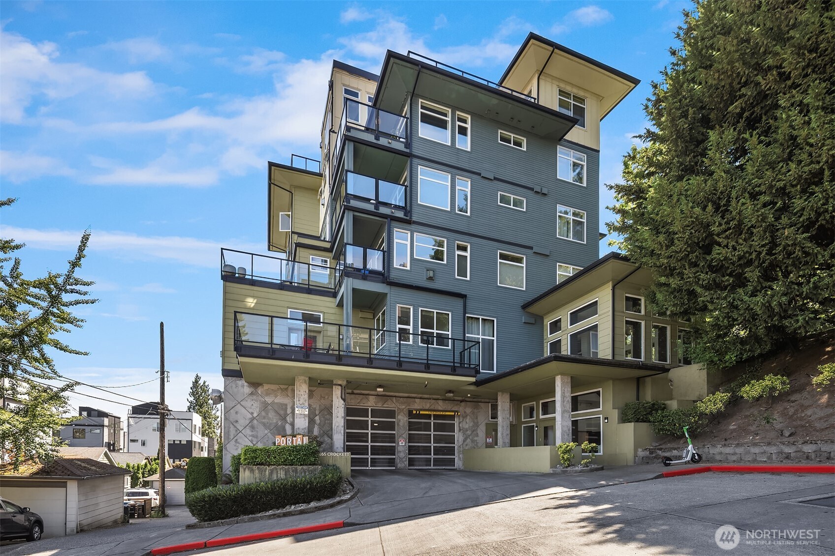 655 Crockett Street Unit: B301