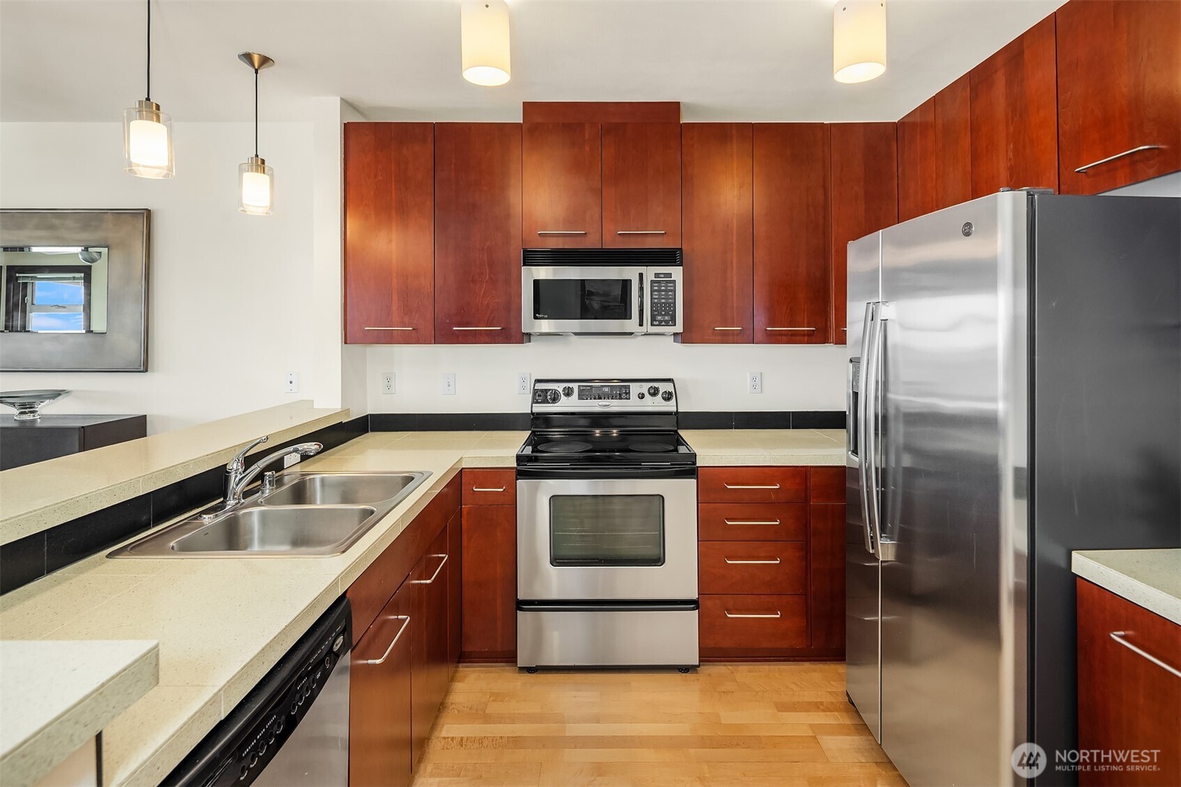 655 Crockett Street Unit: B301