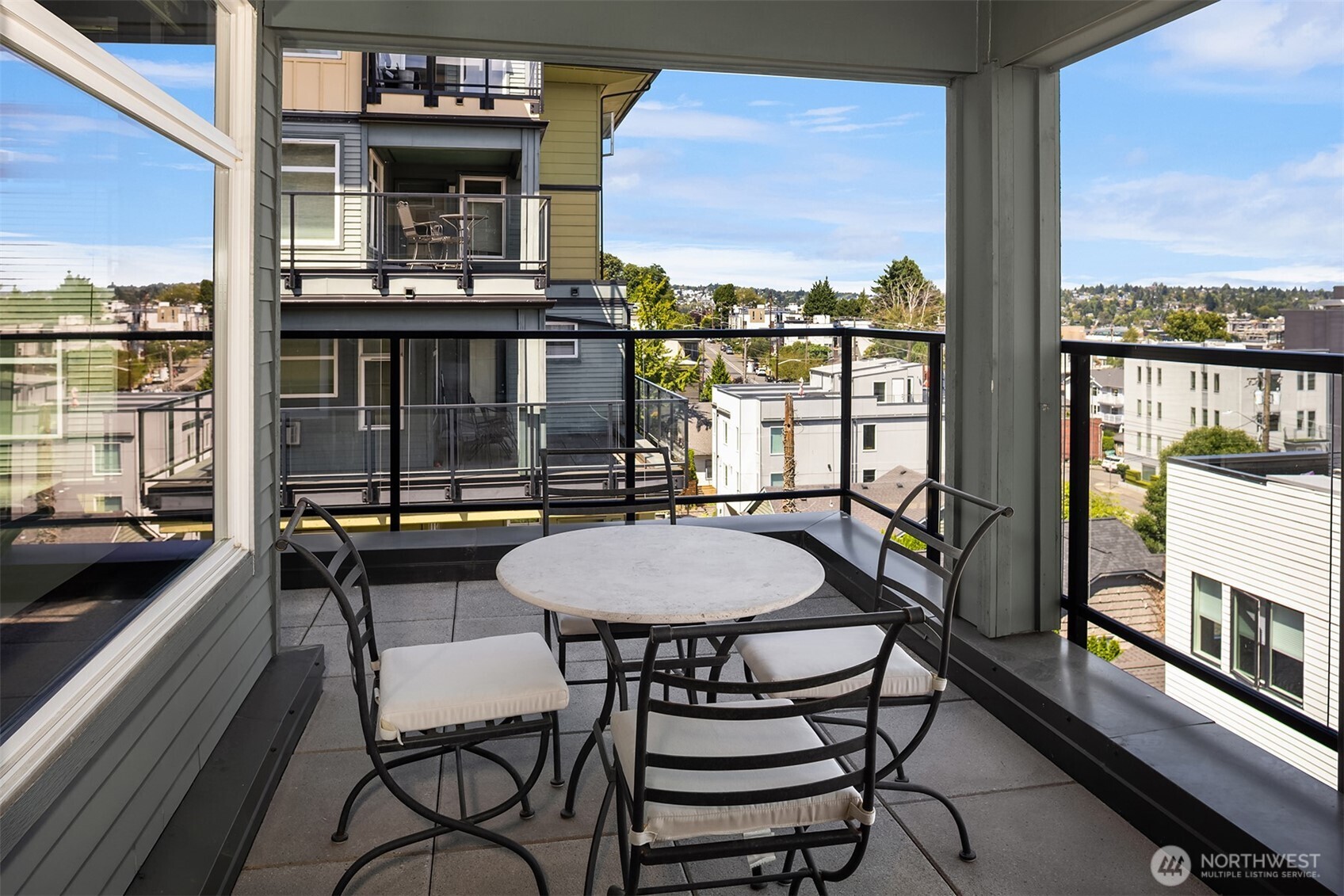 655 Crockett Street Unit: B301
