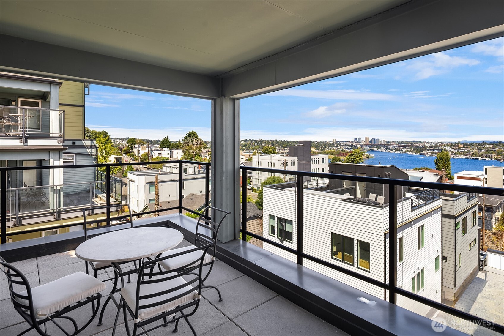 655 Crockett Street Unit: B301