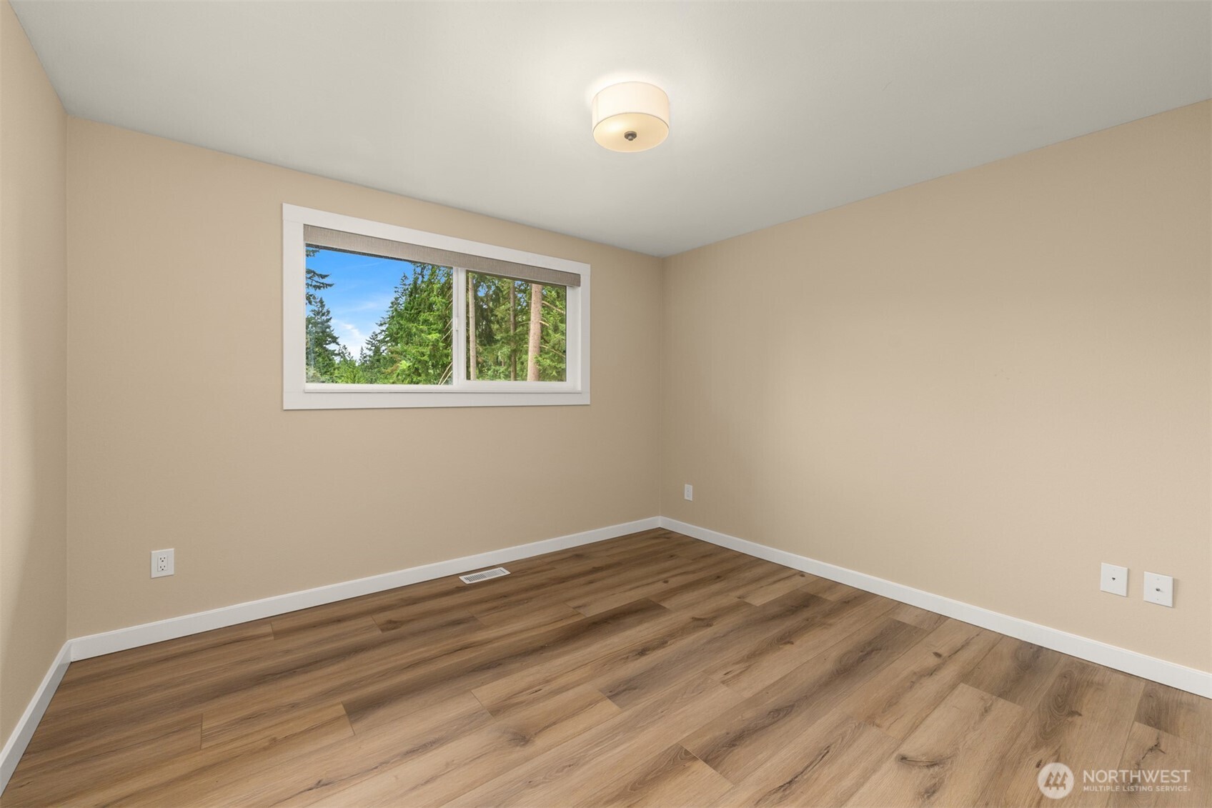 212 143rd Street SE