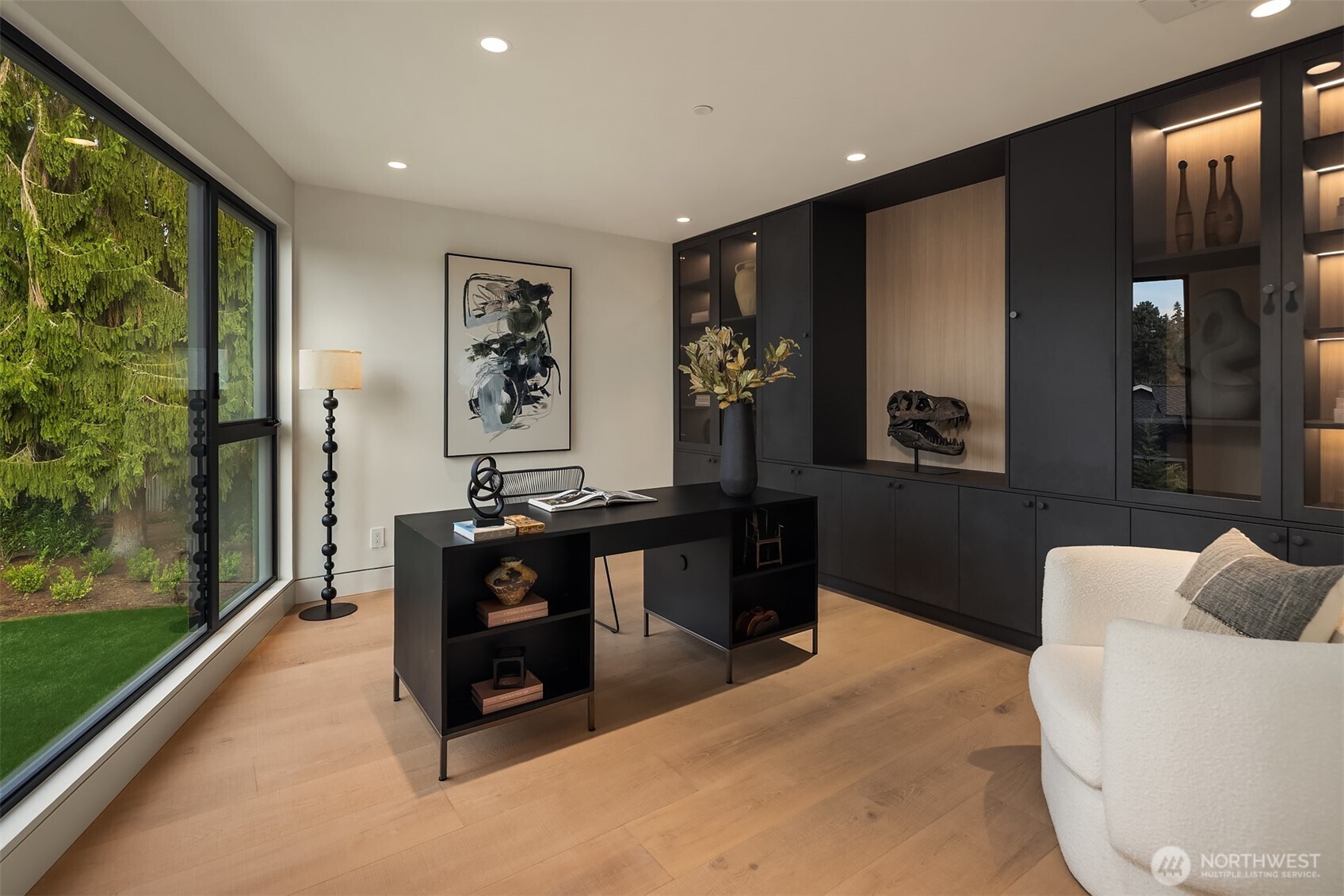 8528 NE 13th Street