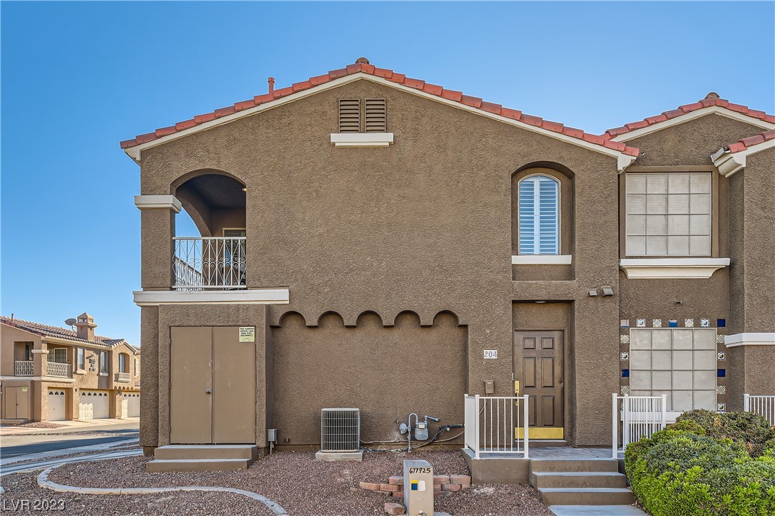 7250 Diamond Canyon Lane 204