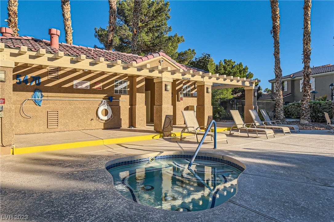 7250 Diamond Canyon Lane 204