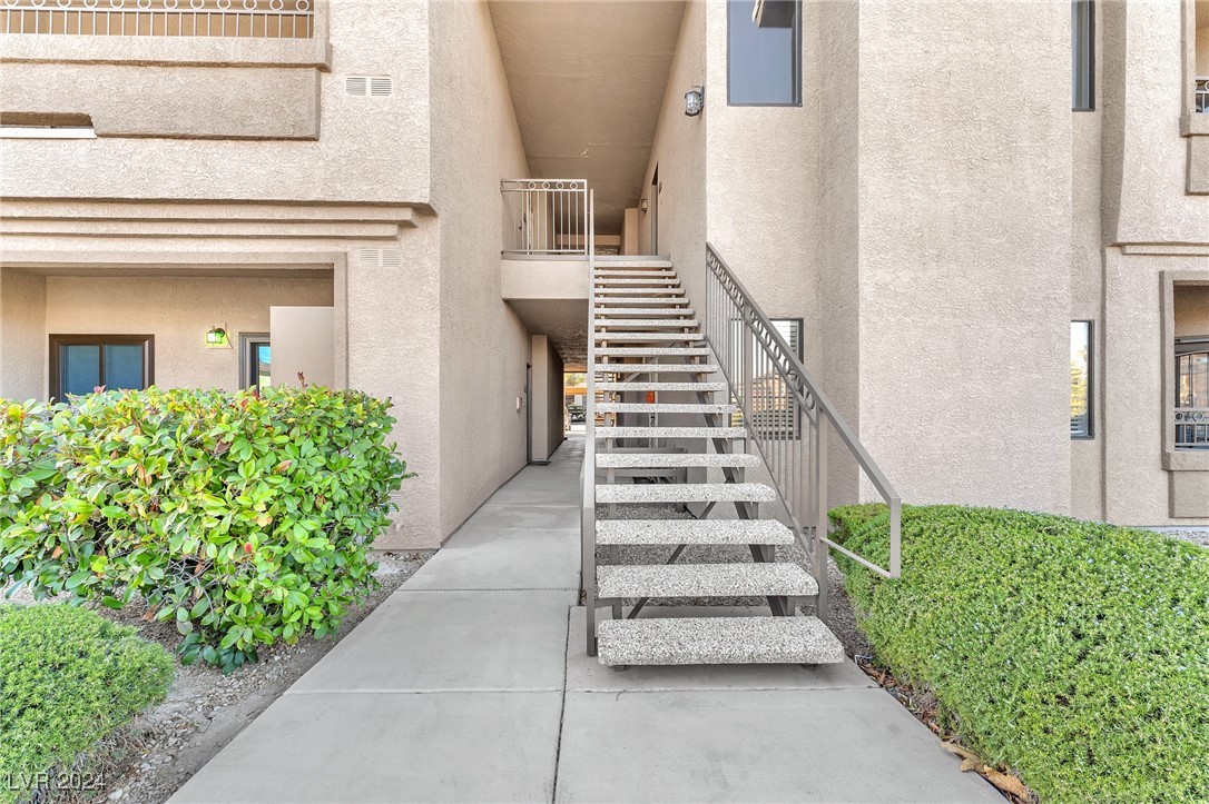 8250 North Grand Canyon Drive 2076