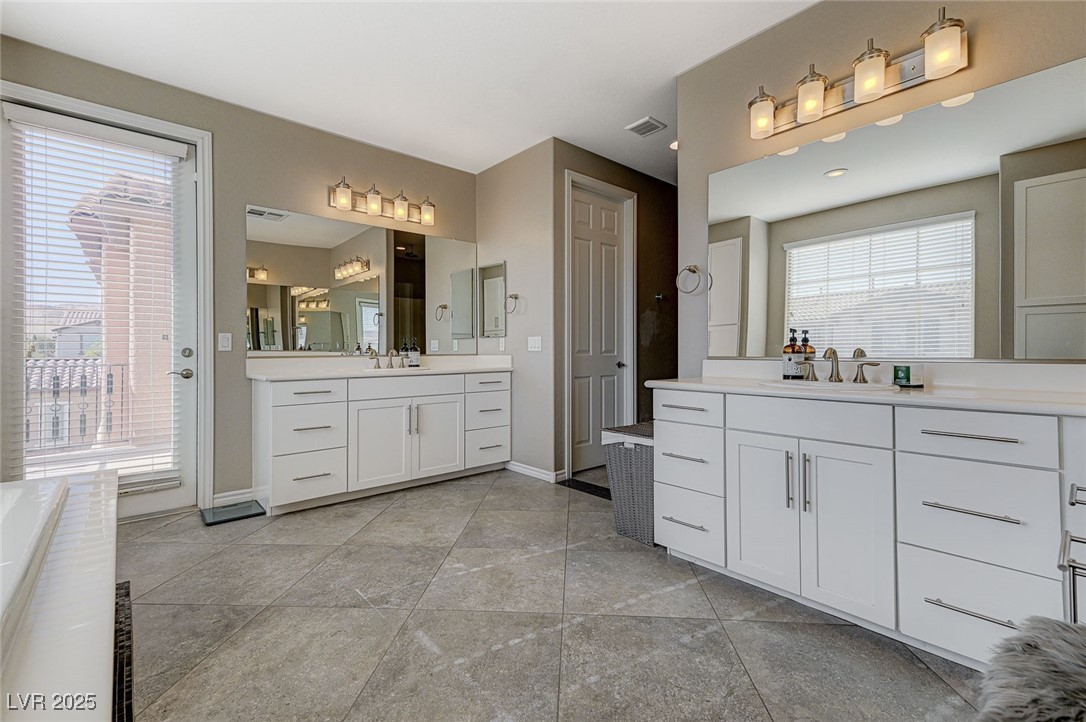 8864 Sherborne Gate Avenue