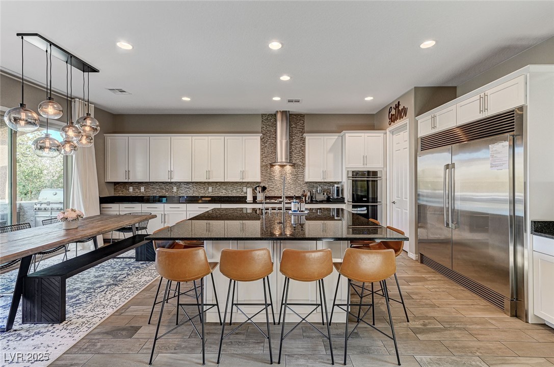 8864 Sherborne Gate Avenue