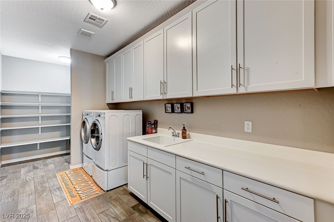 8864 Sherborne Gate Avenue