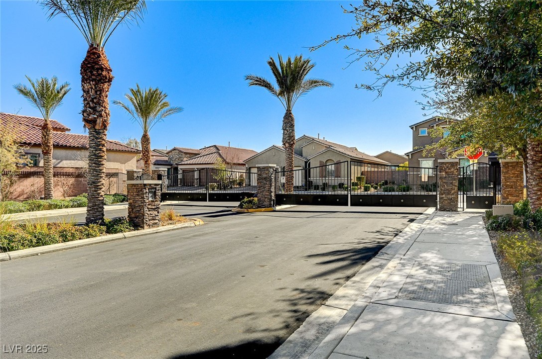 8864 Sherborne Gate Avenue