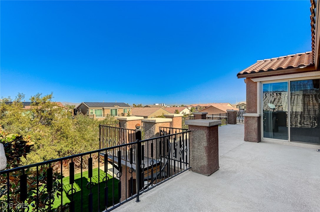 8864 Sherborne Gate Avenue