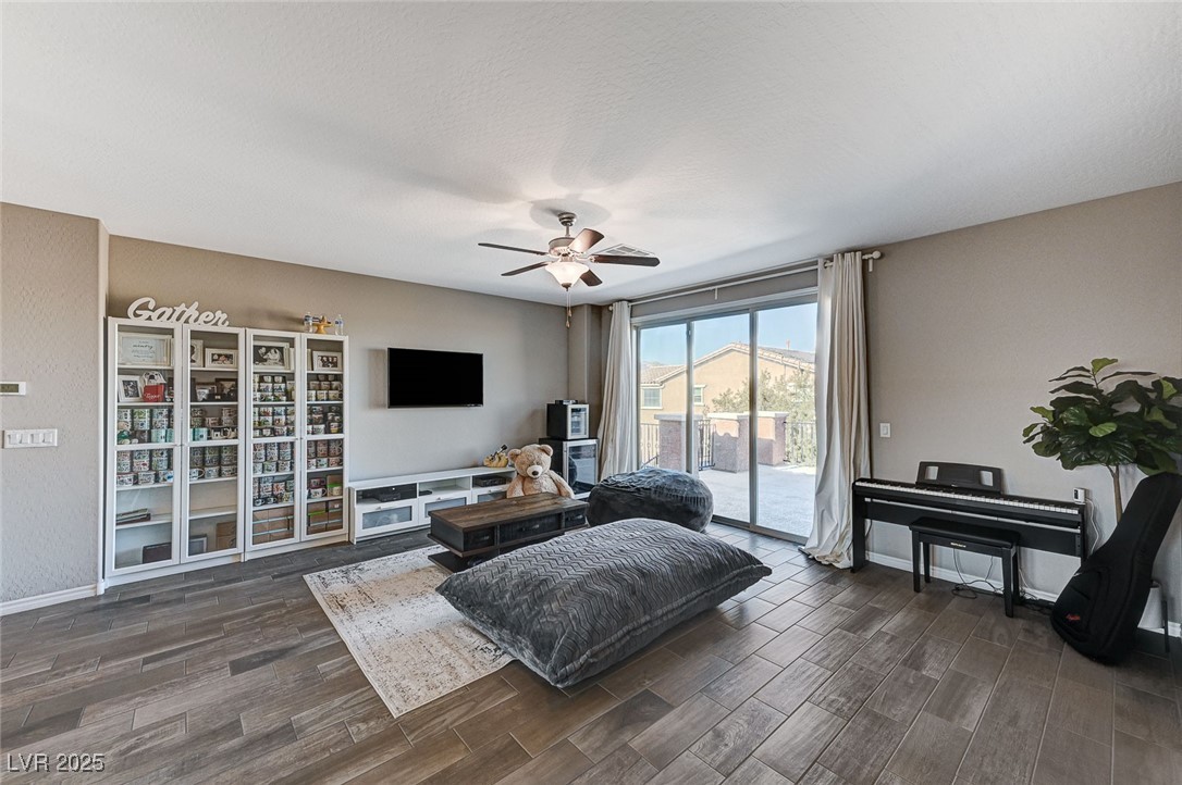 8864 Sherborne Gate Avenue