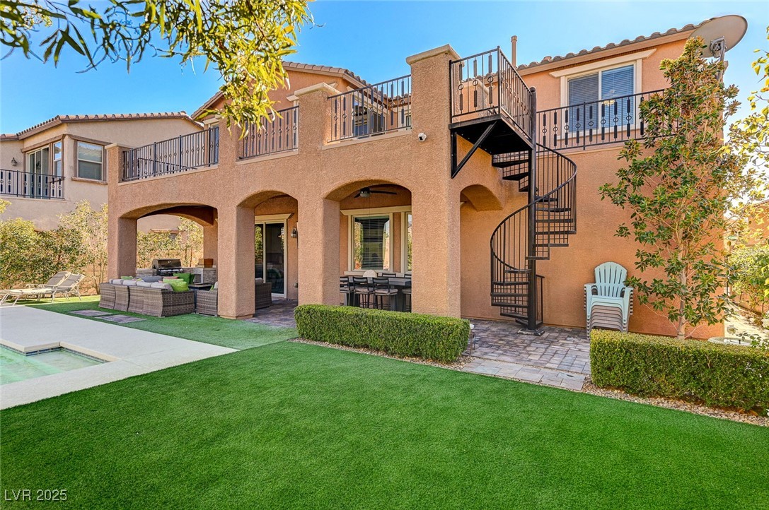 8864 Sherborne Gate Avenue