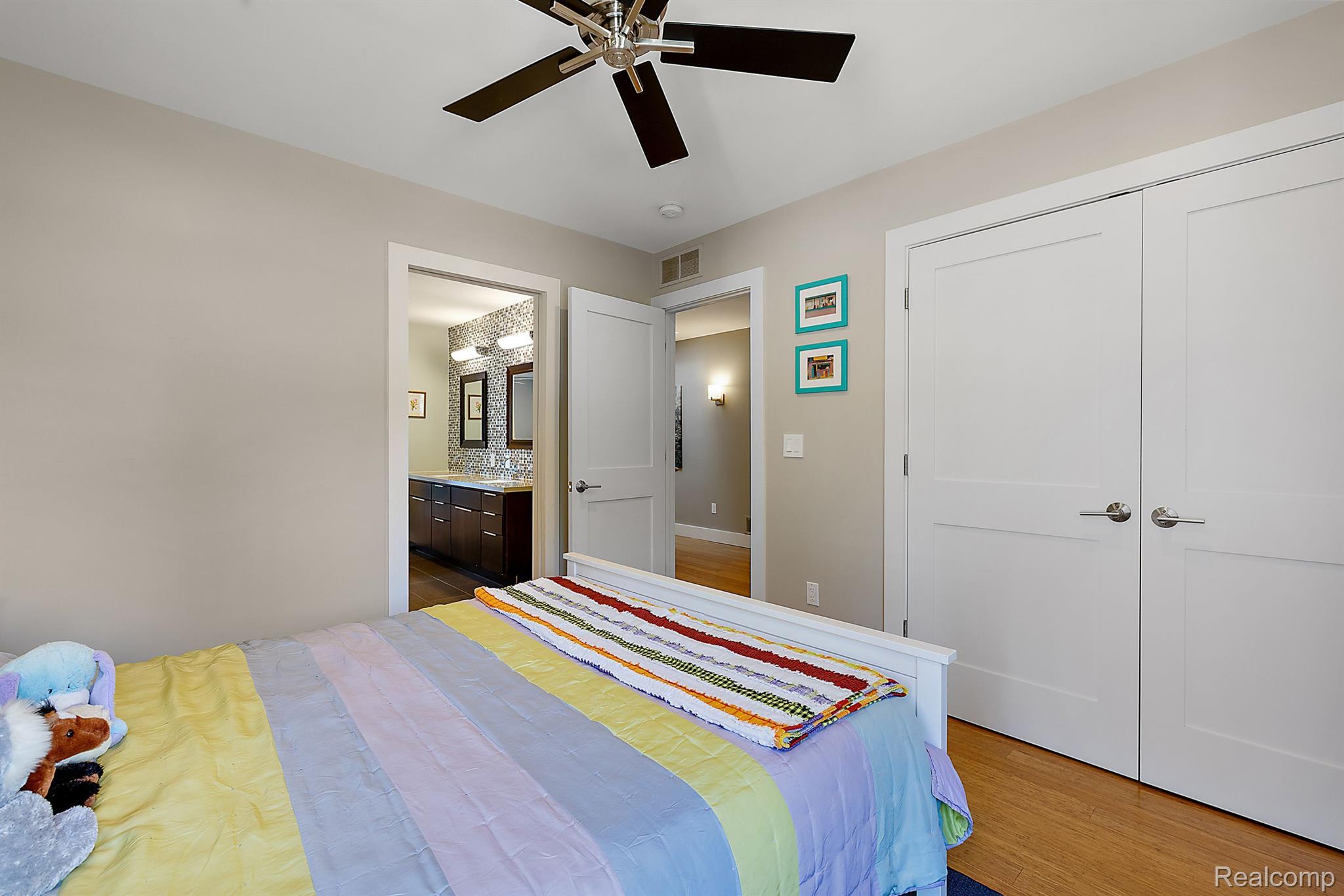 1699 Maryland Boulevard