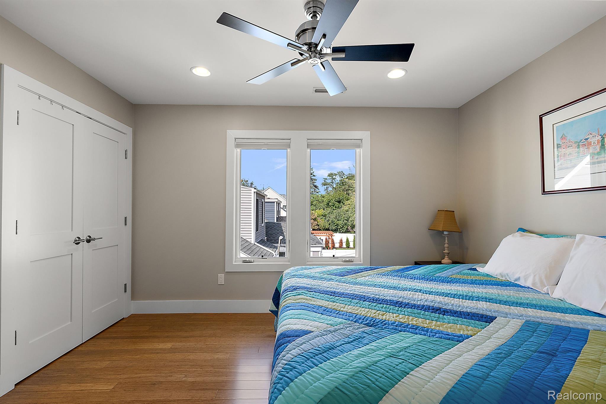 1699 Maryland Boulevard