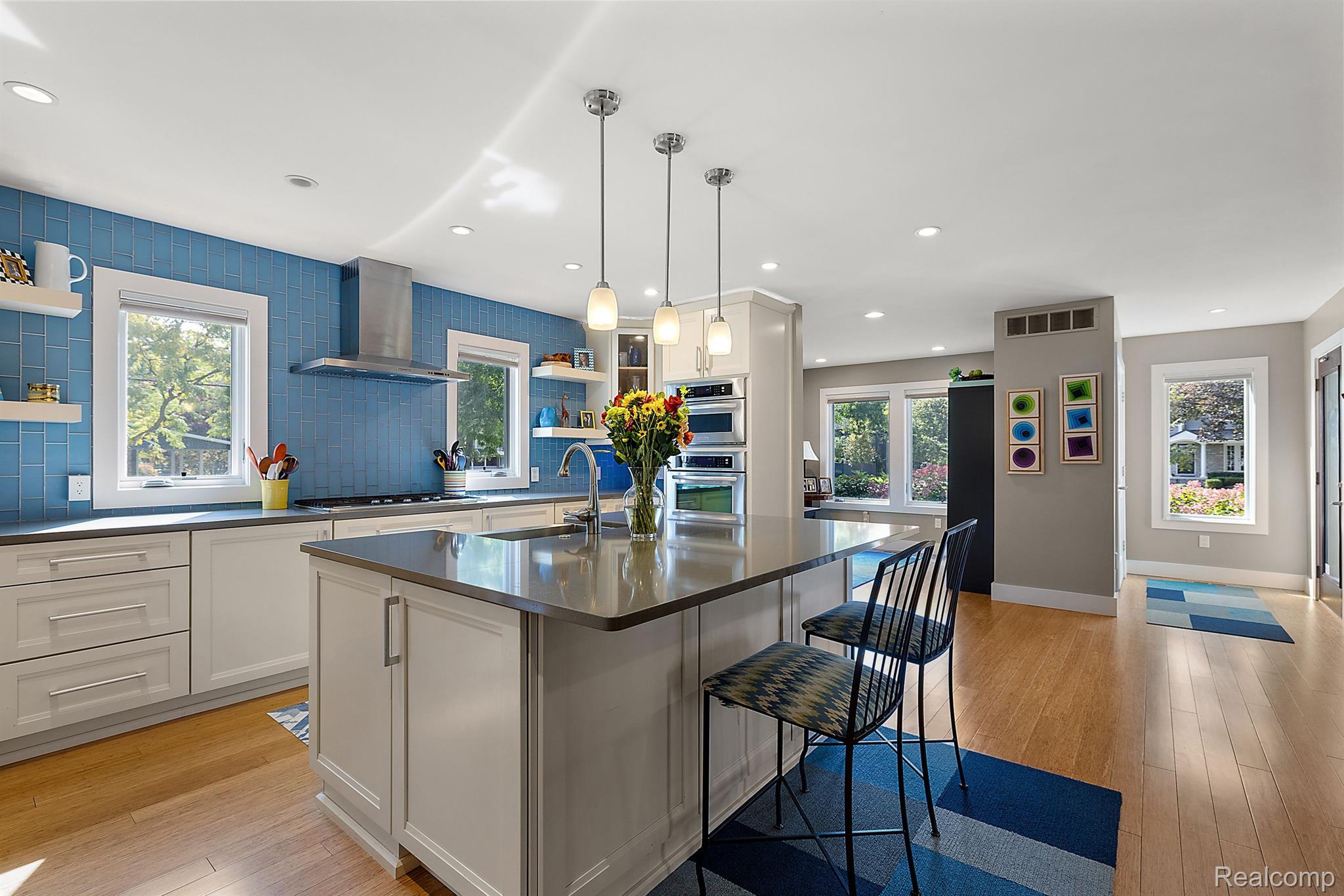 1699 Maryland Boulevard