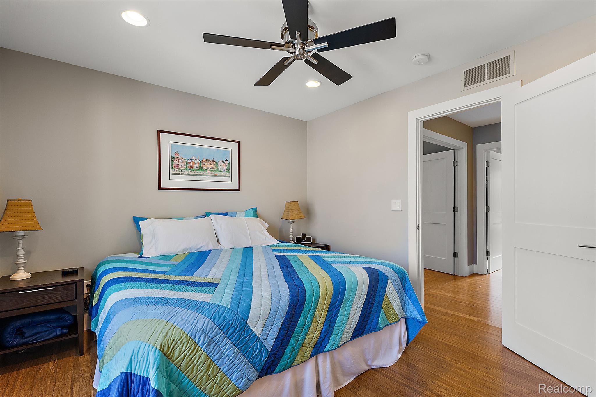 1699 Maryland Boulevard