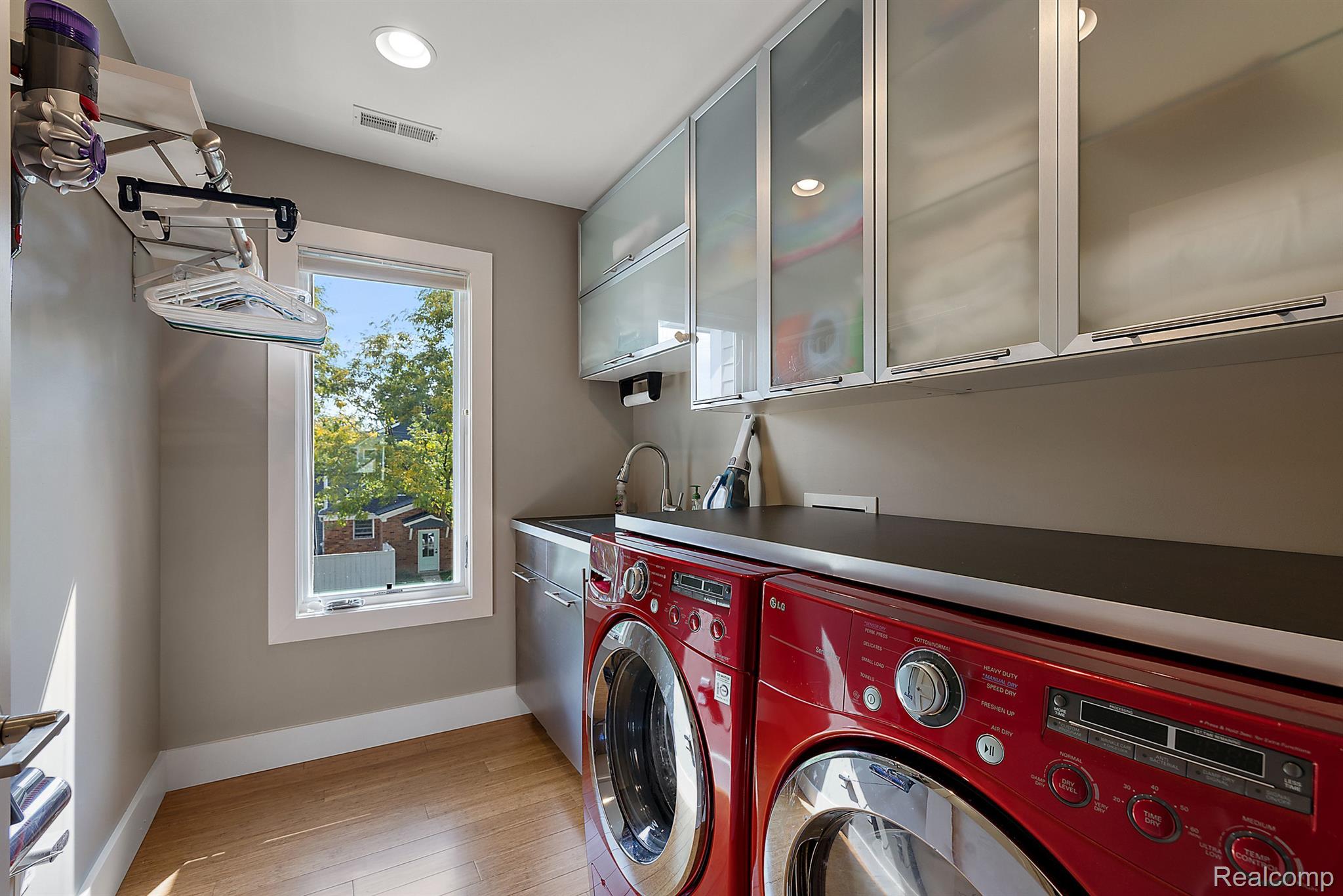 1699 Maryland Boulevard