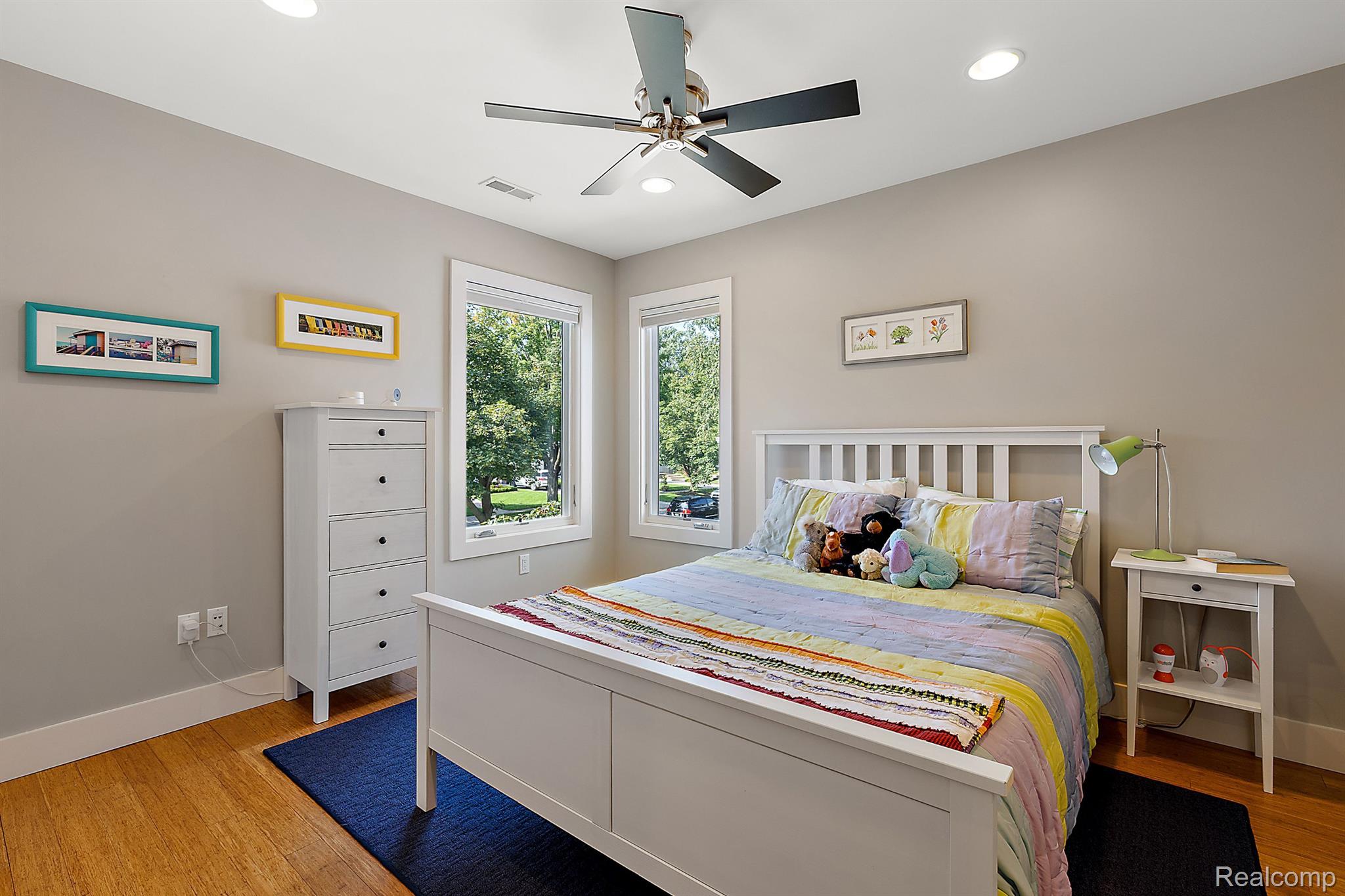 1699 Maryland Boulevard