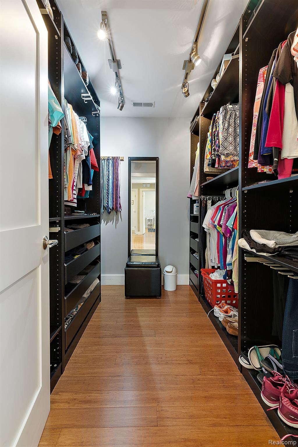 1699 Maryland Boulevard