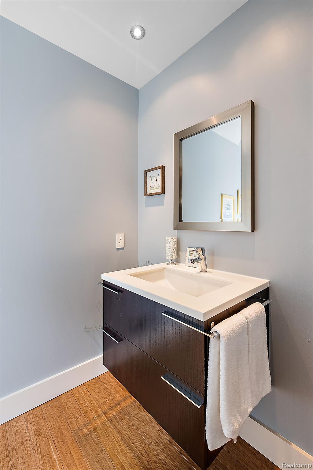 1699 Maryland Boulevard