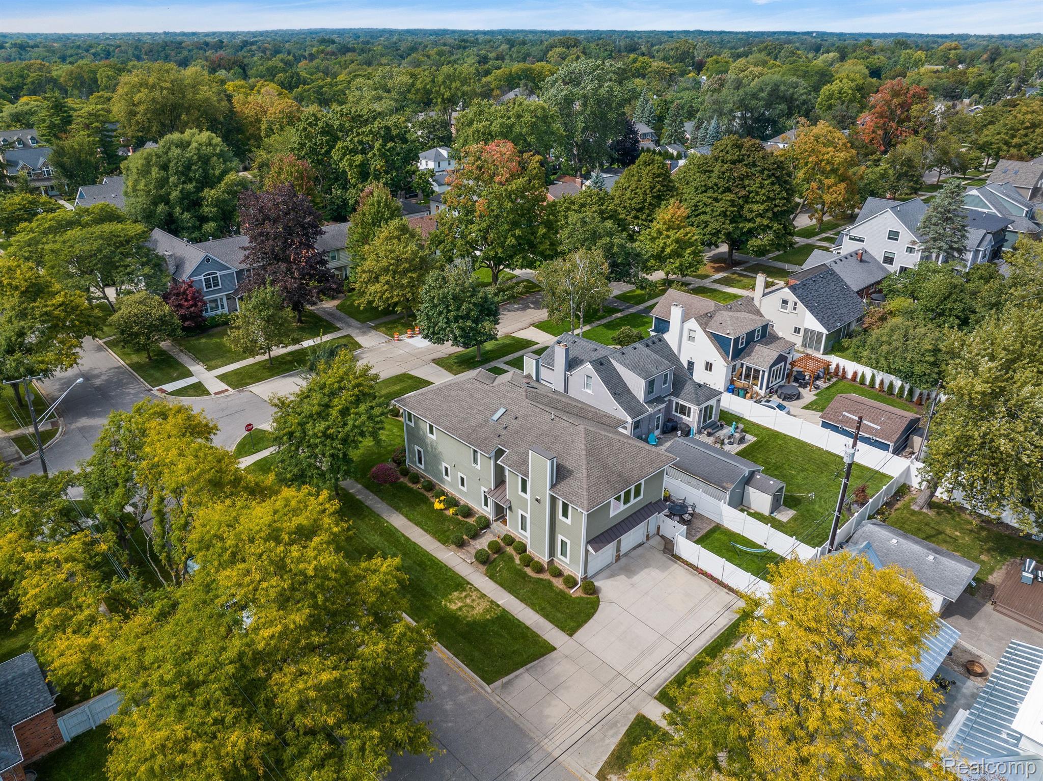 1699 Maryland Boulevard