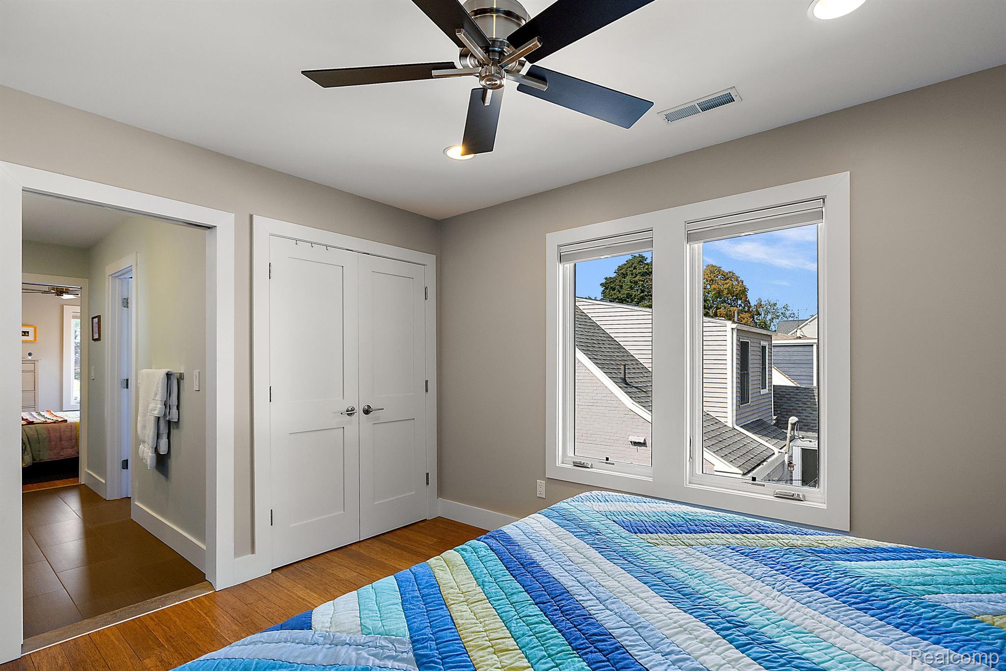 1699 Maryland Boulevard