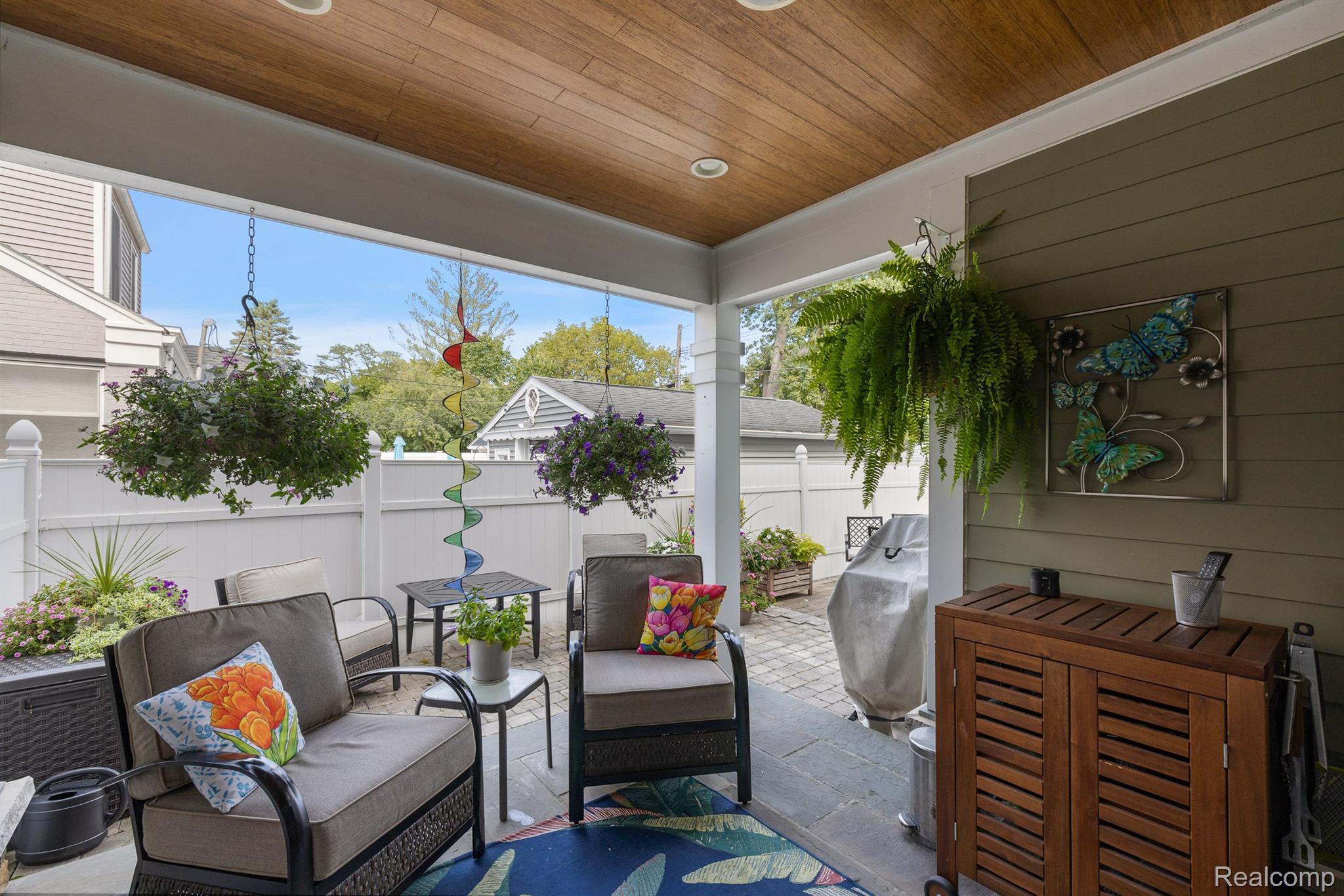 1699 Maryland Boulevard