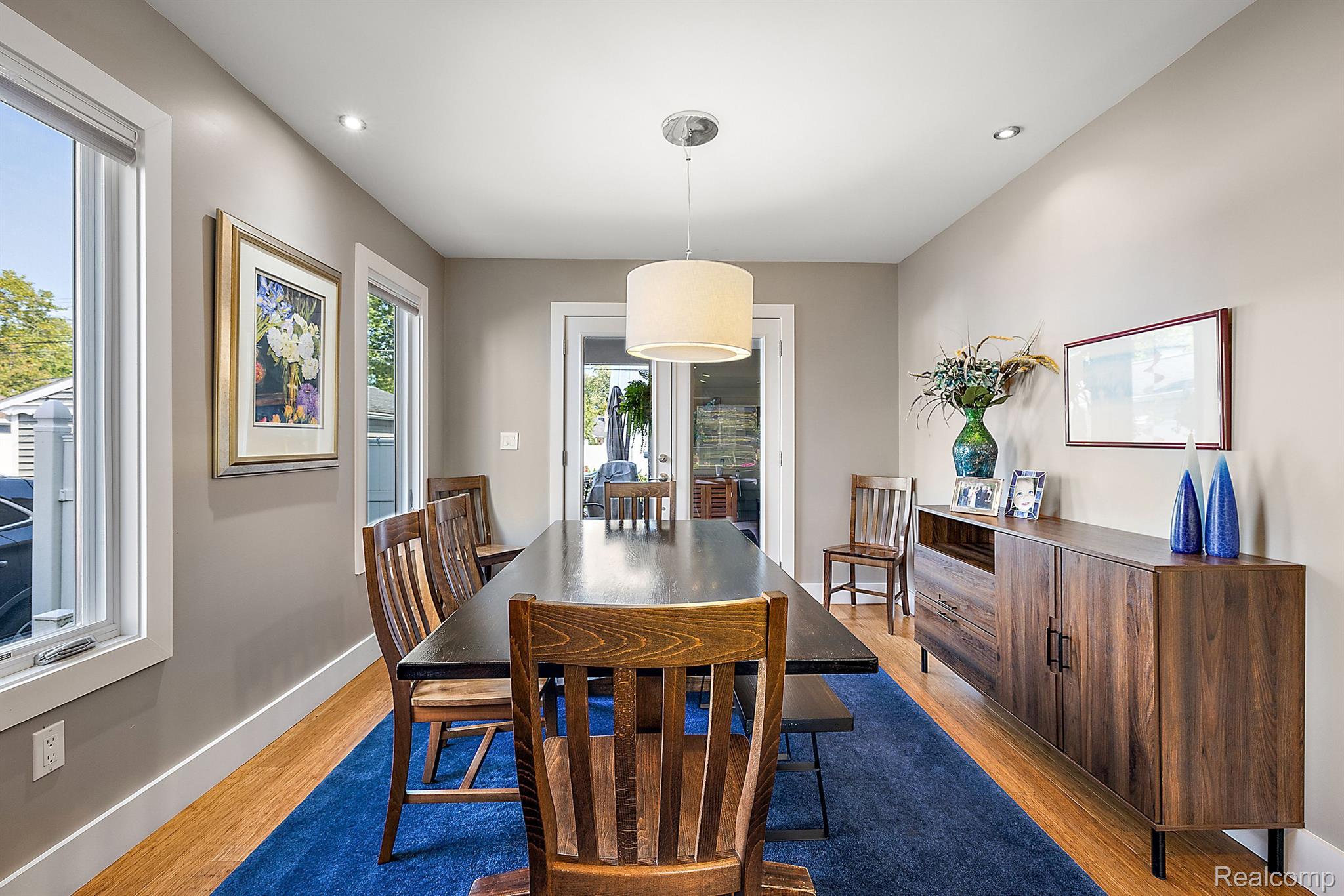 1699 Maryland Boulevard