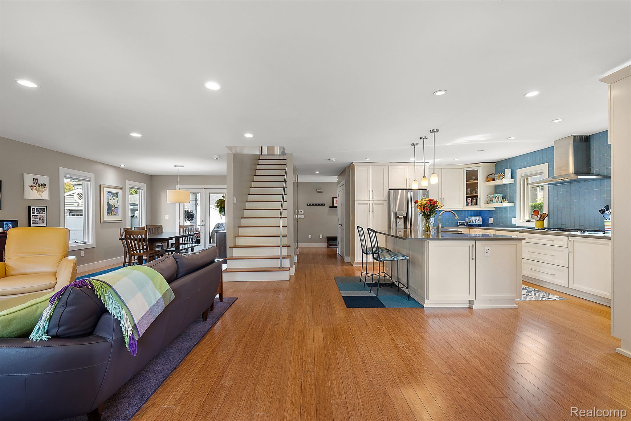 1699 Maryland Boulevard