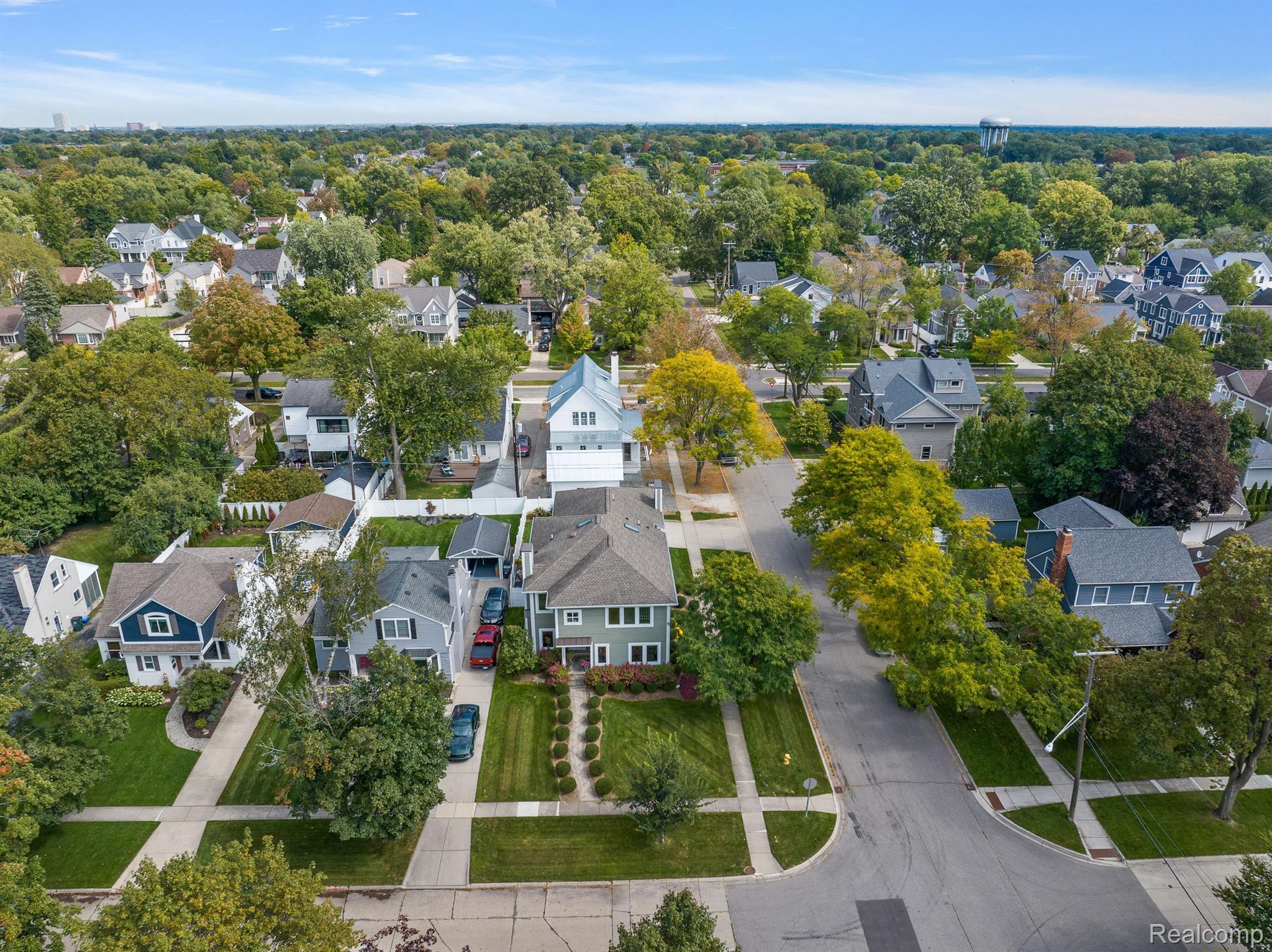 1699 Maryland Boulevard