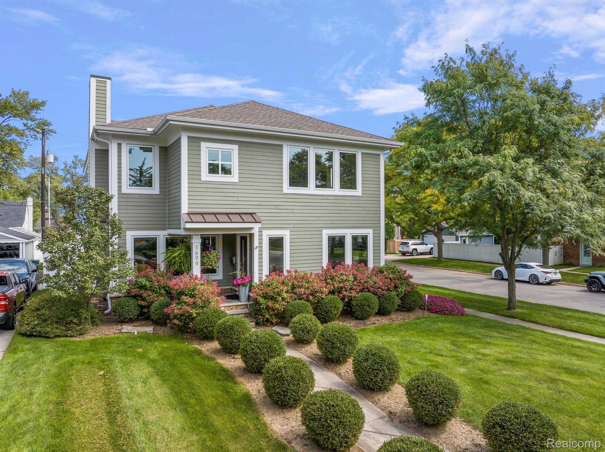 1699 Maryland Boulevard