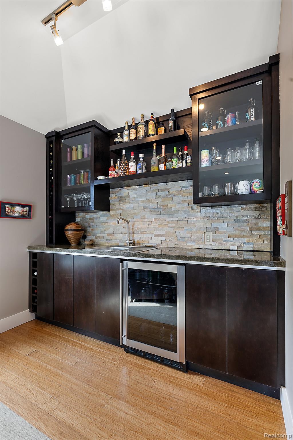 1699 Maryland Boulevard