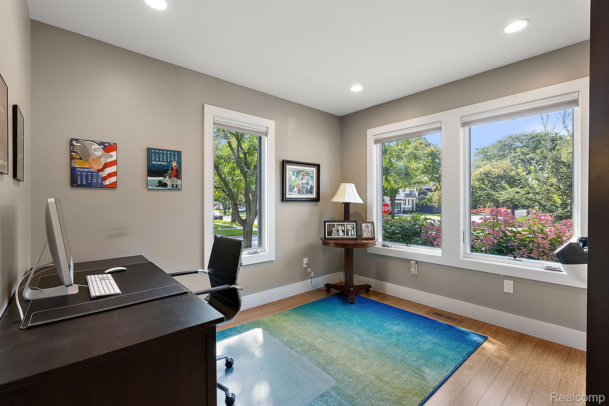 1699 Maryland Boulevard