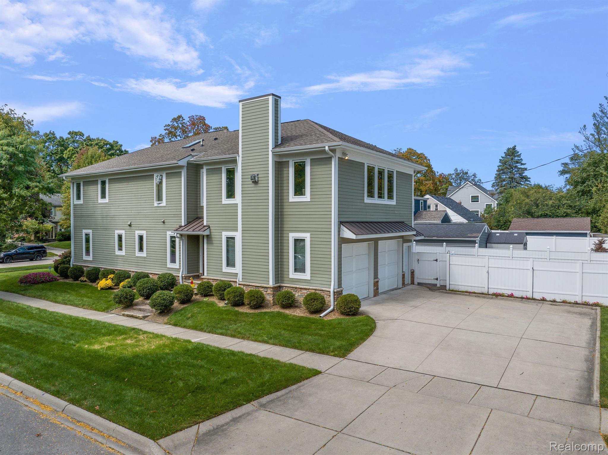 1699 Maryland Boulevard