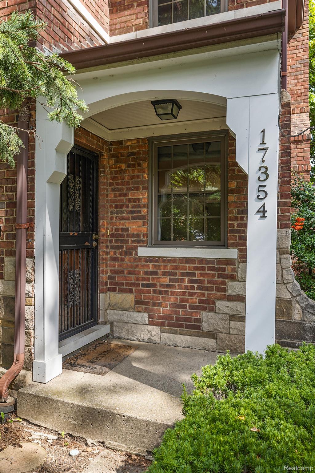 17354 Fairfield Street