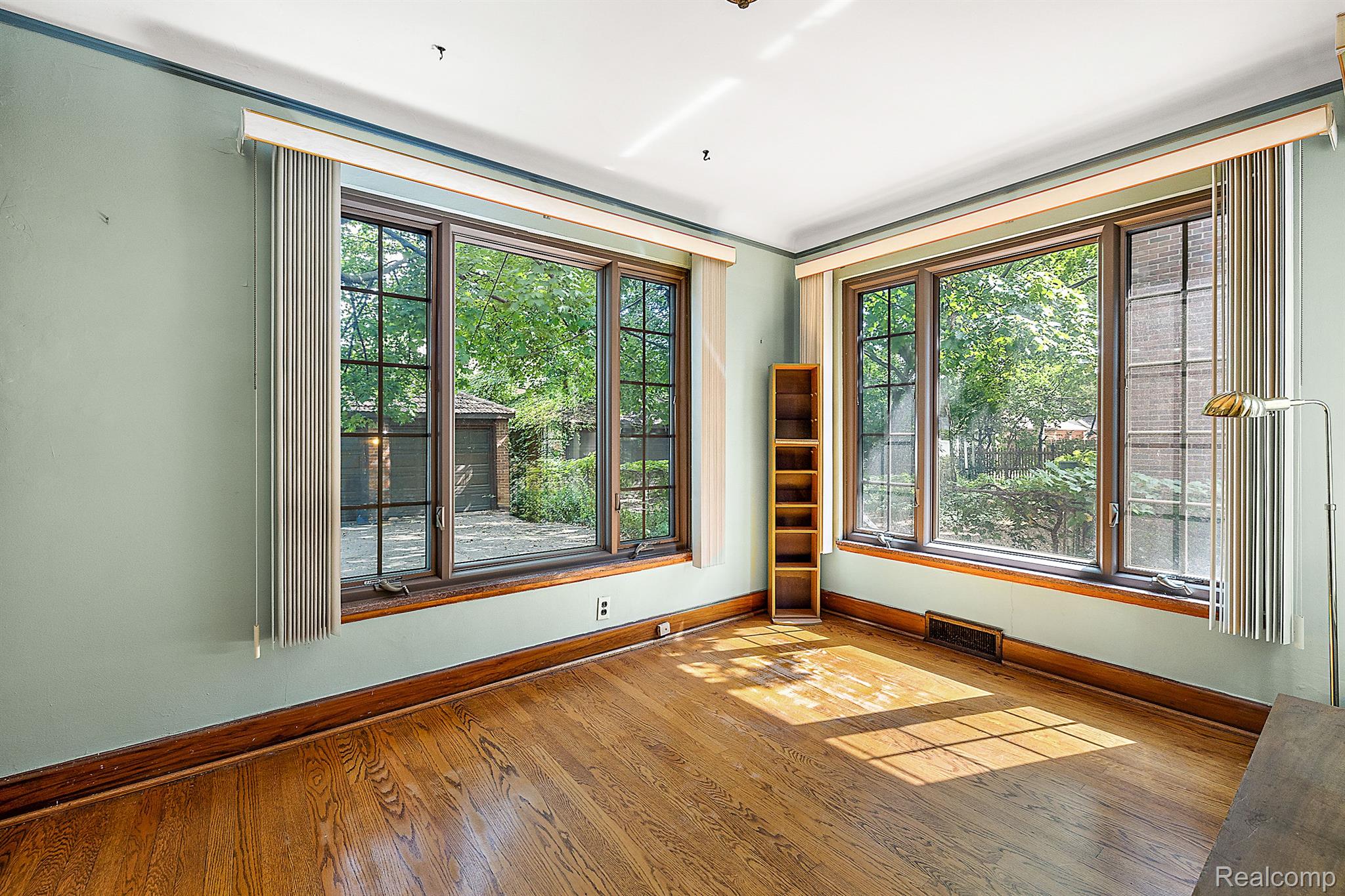 17354 Fairfield Street