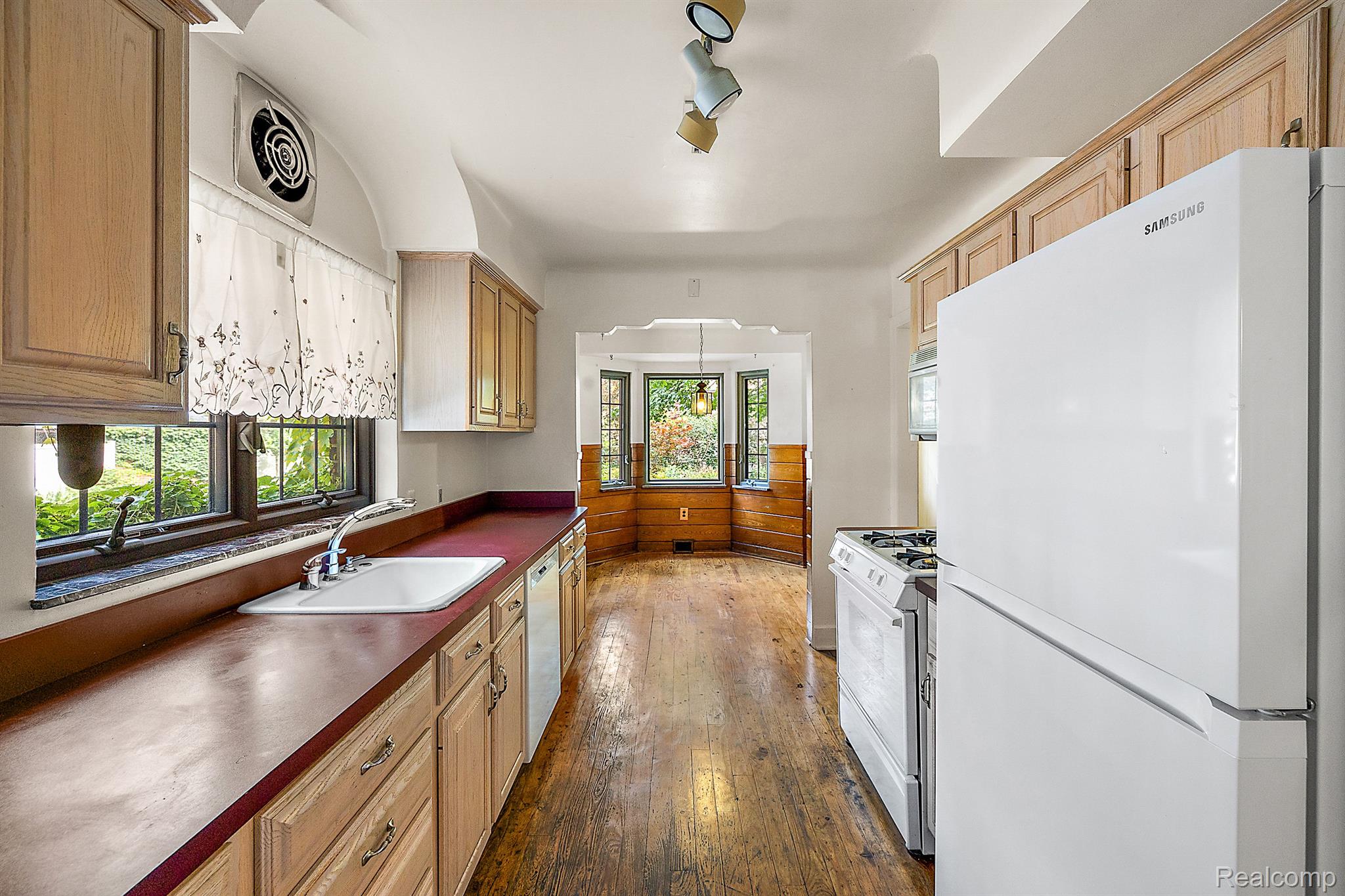 17354 Fairfield Street