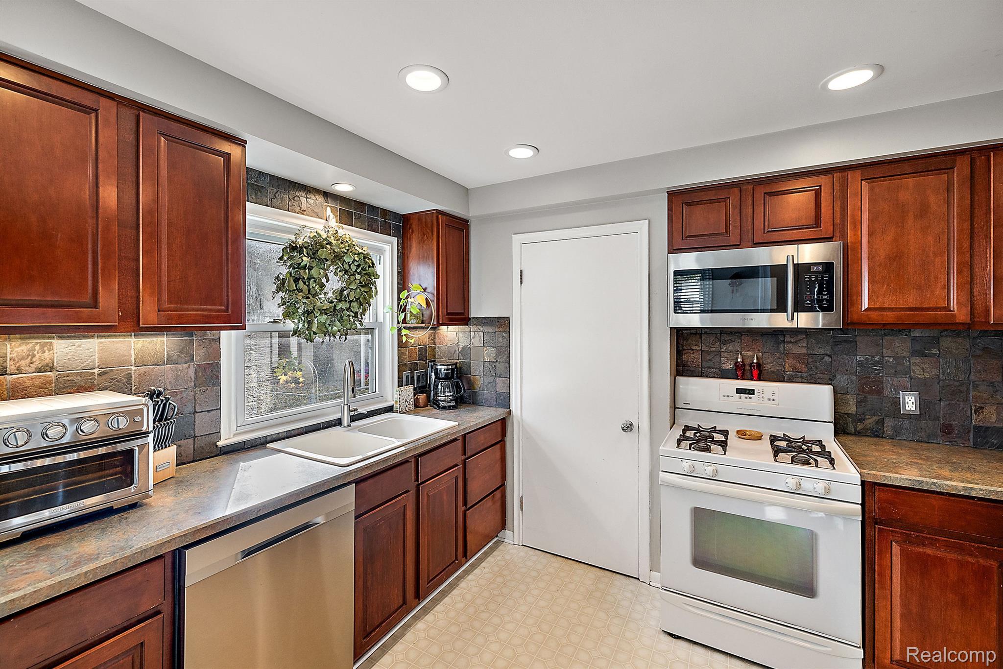 1012 S Campbell Road