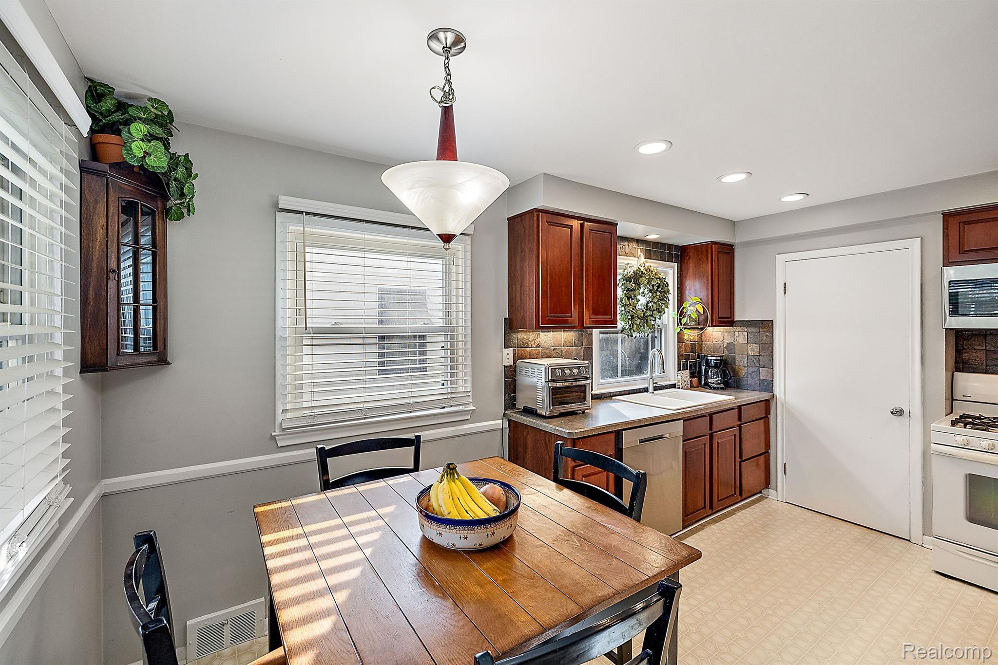 1012 S Campbell Road