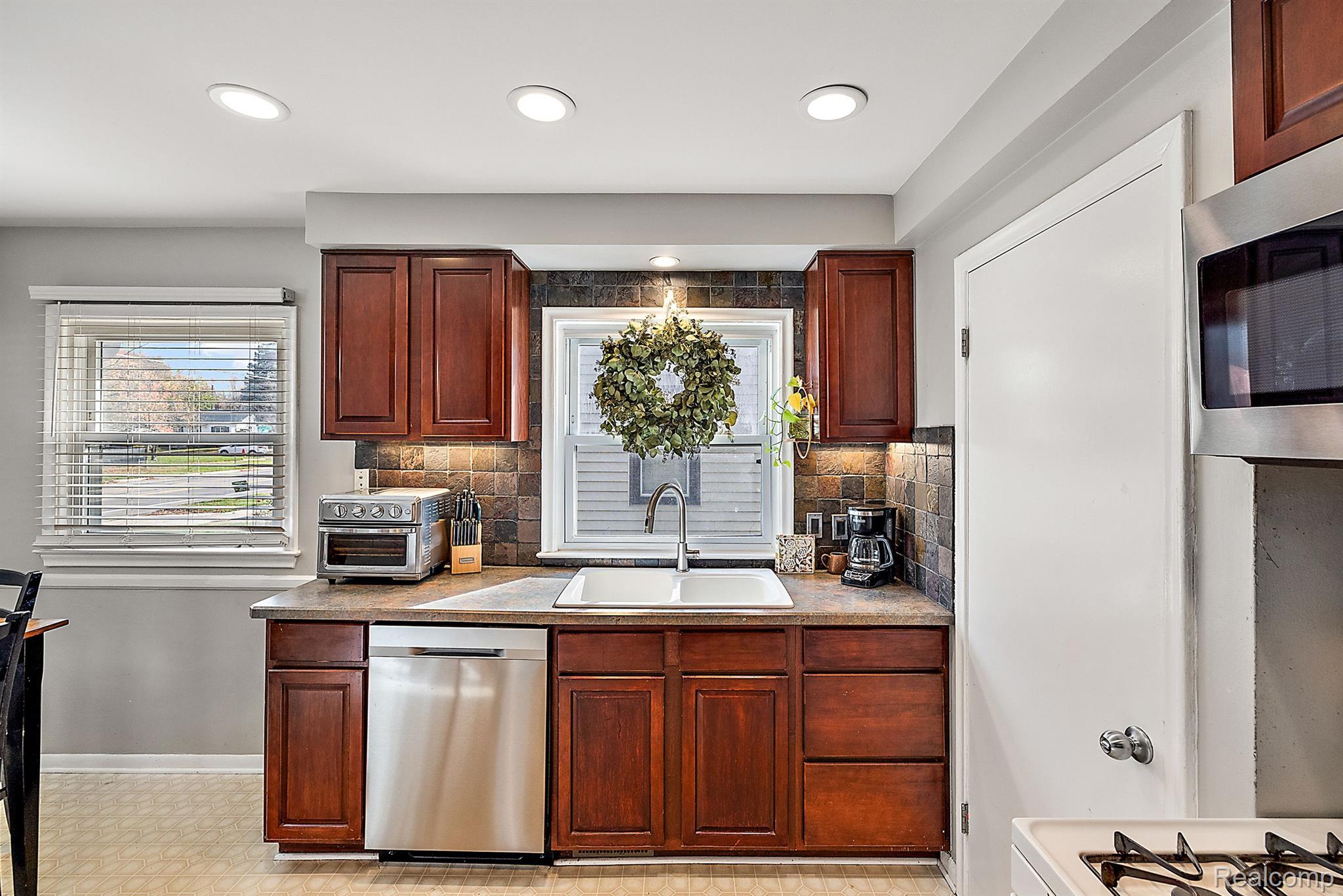 1012 S Campbell Road