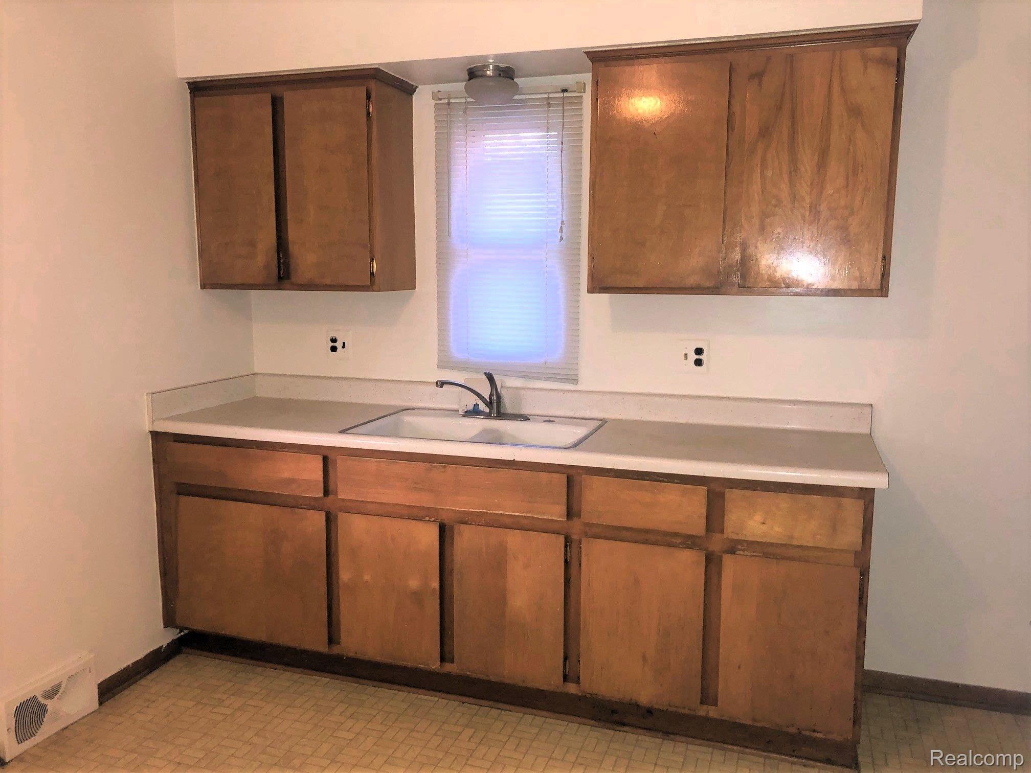 1635-1637 Fairview Avenue