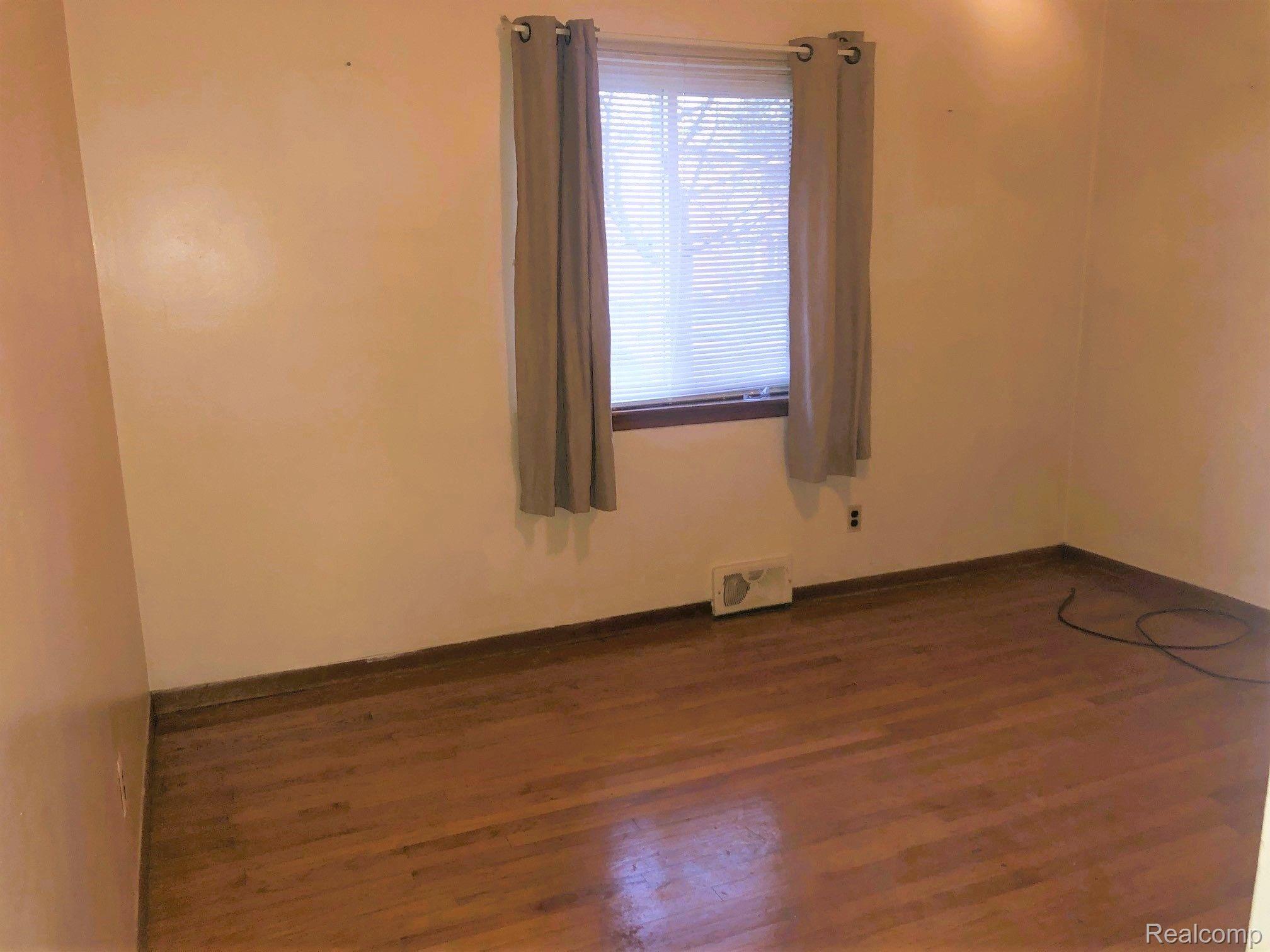 1635-1637 Fairview Avenue