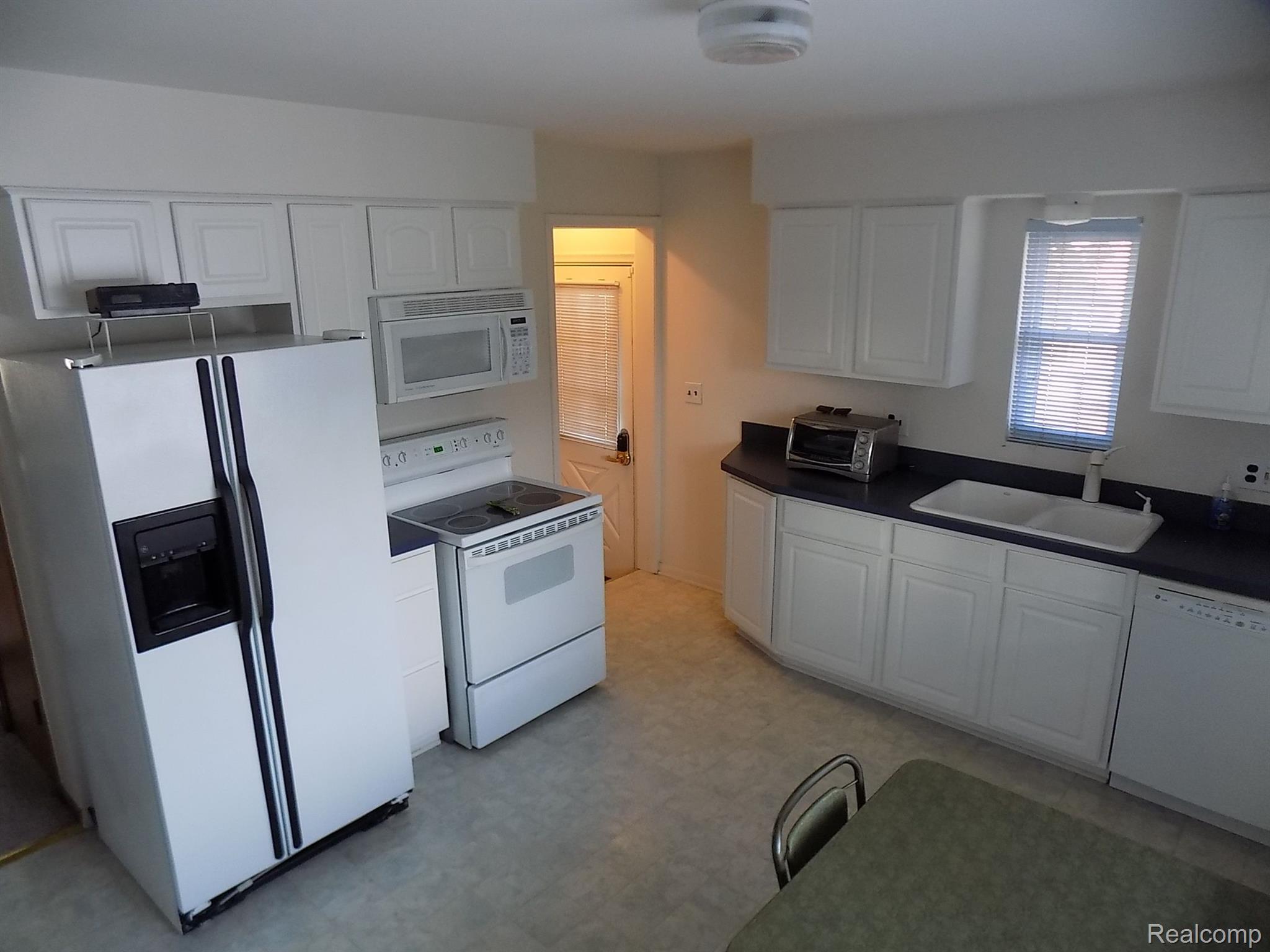 1635-1637 Fairview Avenue