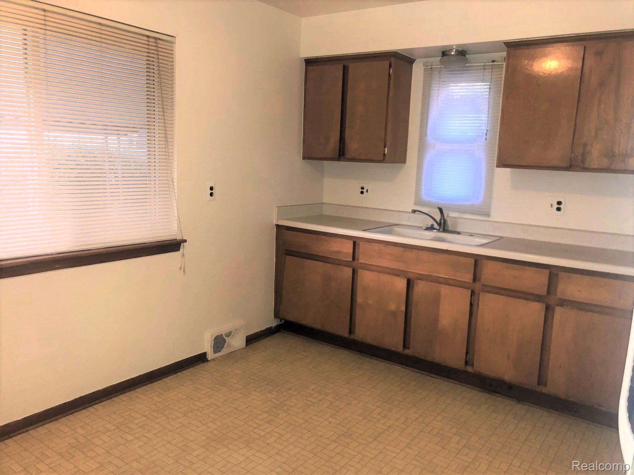 1635-1637 Fairview Avenue