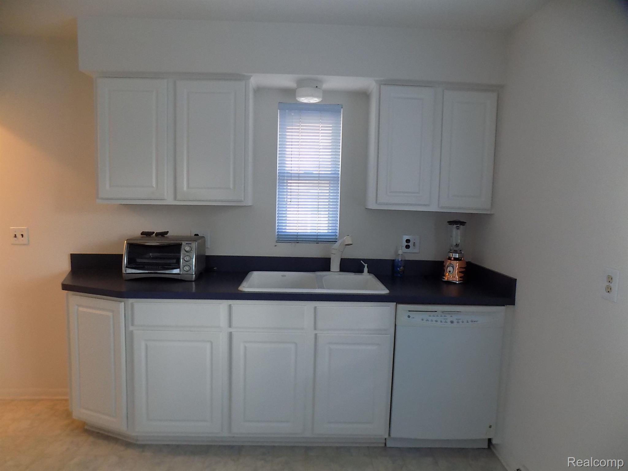 1635-1637 Fairview Avenue