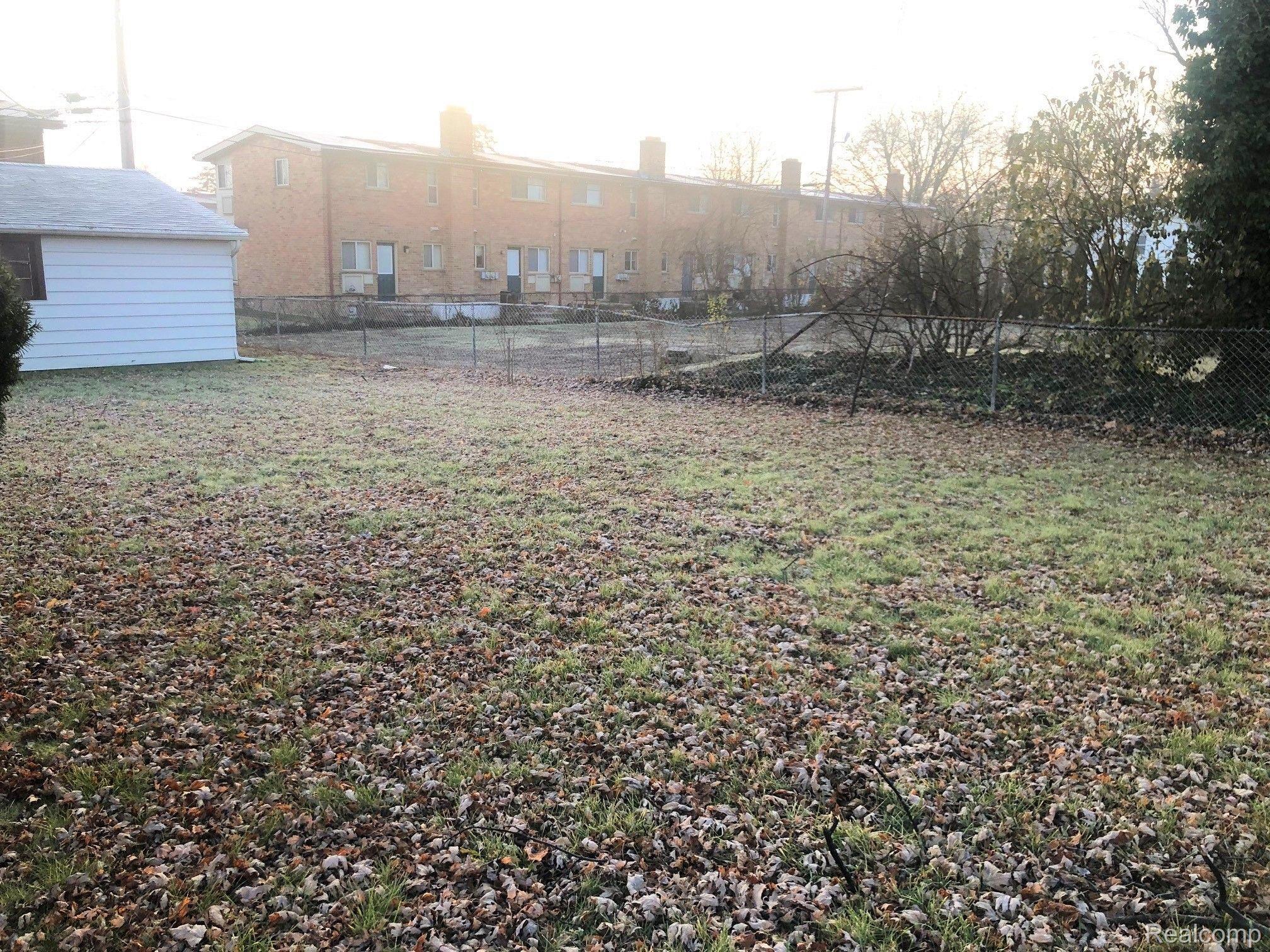 1635-1637 Fairview Avenue